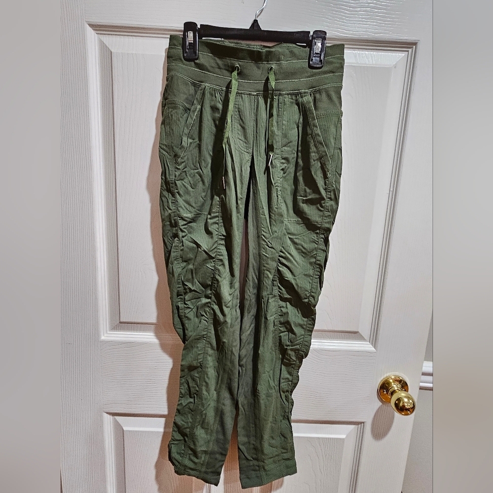 Lululemon Mid Rise Jogger